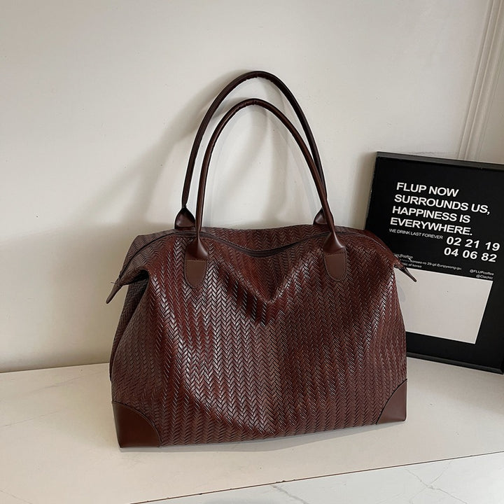 Luxurious Travel Bag In Modern Zigzag Pattern Bowlift