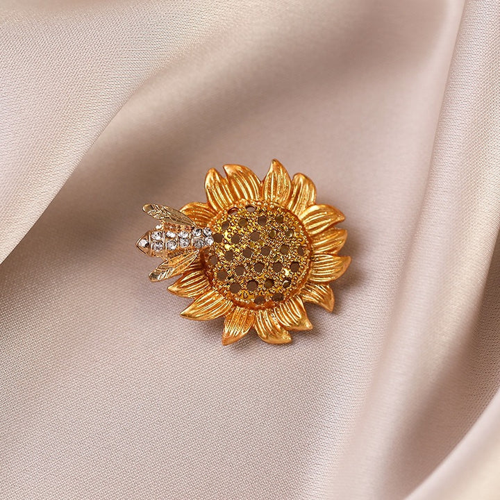 Elegant sunflower brooch with crystals Bowlift