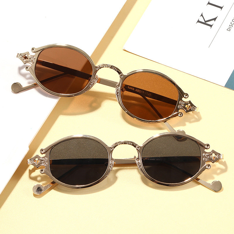 Fashionable sunglasses with elegant curved frame Bowlift