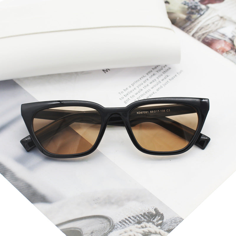 Women's geometric designer sunglasses in modern look Bowlift