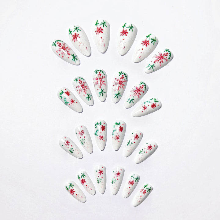 Artificial nails with winter snowflake and Christmas motif Bowlift