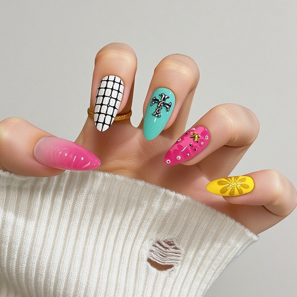 Artful Nail Tips Set with Leaf Accents Bowlift