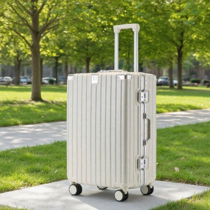 Hard Shell Trolley With Innovative Storage Space And Vibration Dampening Rolling System Bowlift