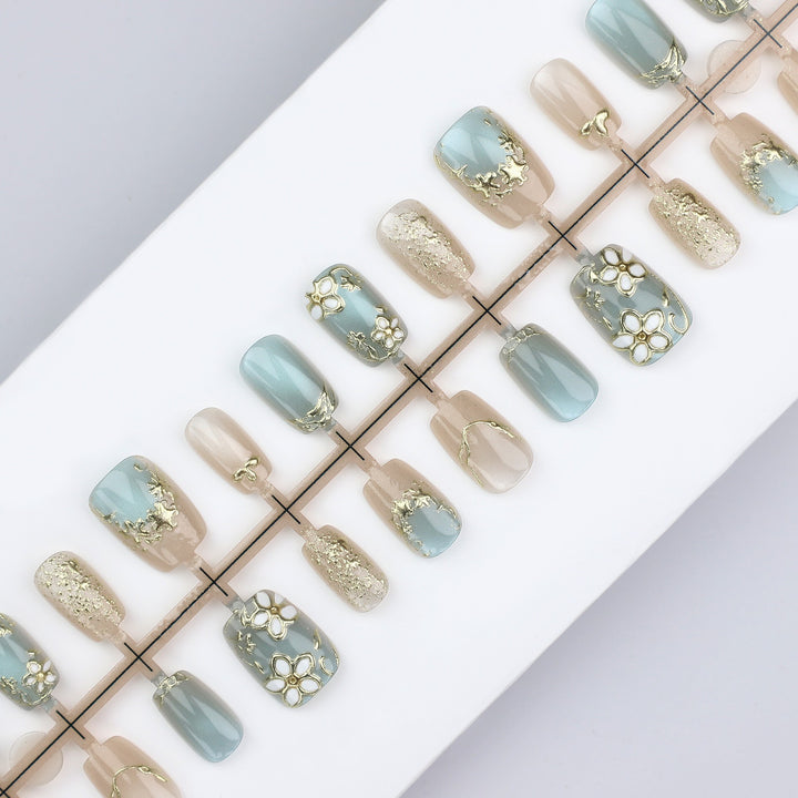 Decorative Floral Press-On Nail Set Bowlift