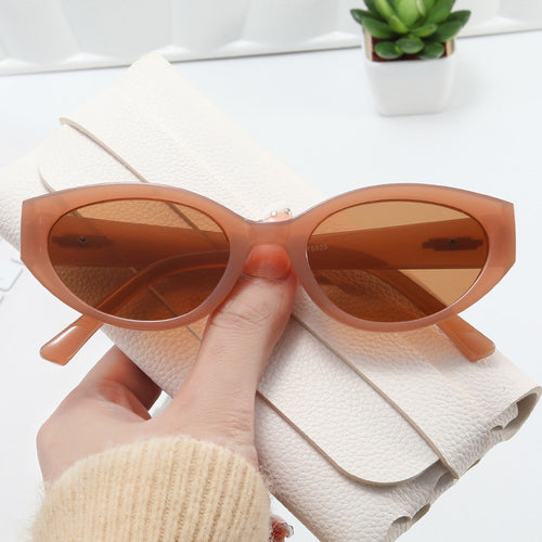 Women's Cat-Eye Sunglasses with Elegant Plastic Frame Bowlift