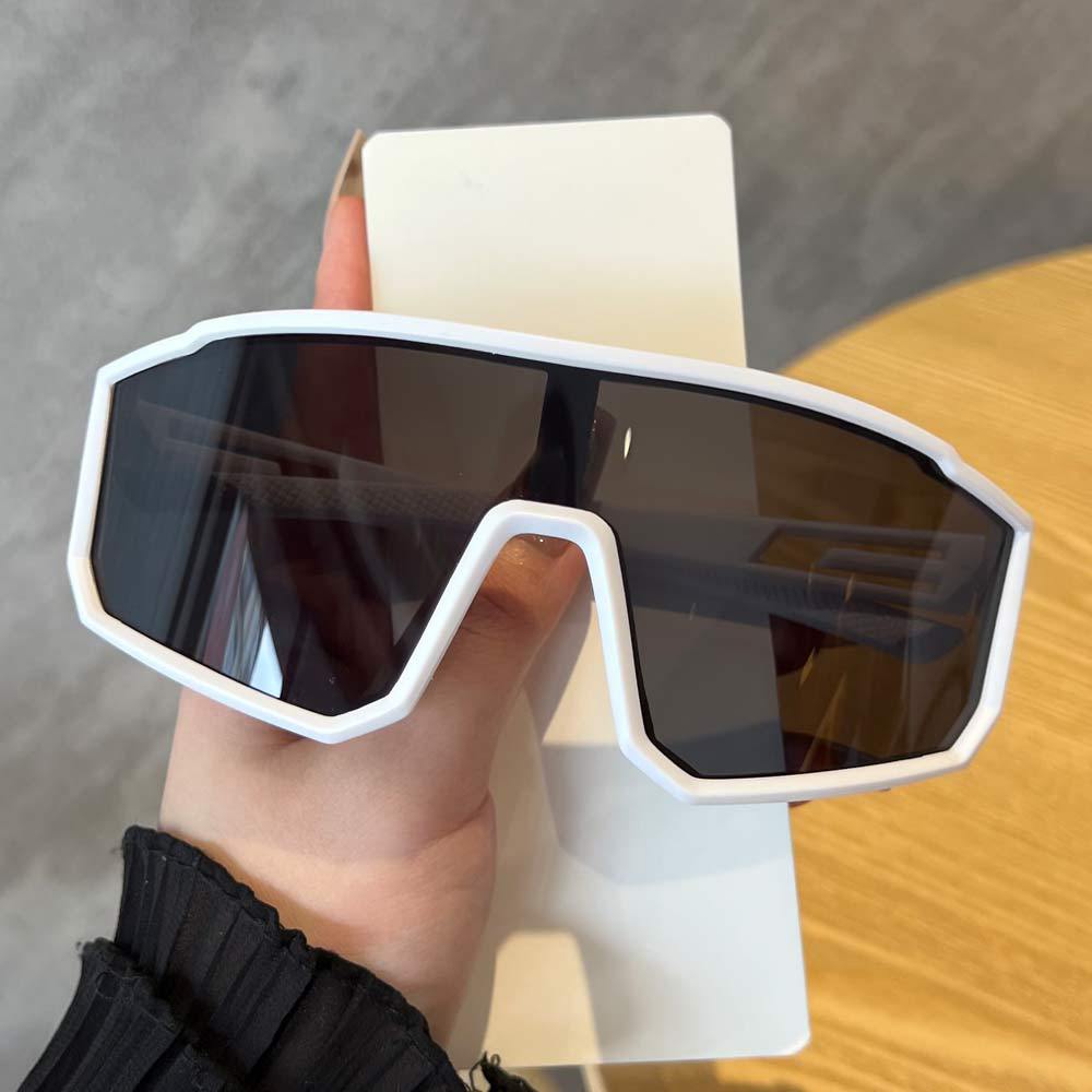 Men's Sleek Wraparound Sport Sunglasses Bowlift