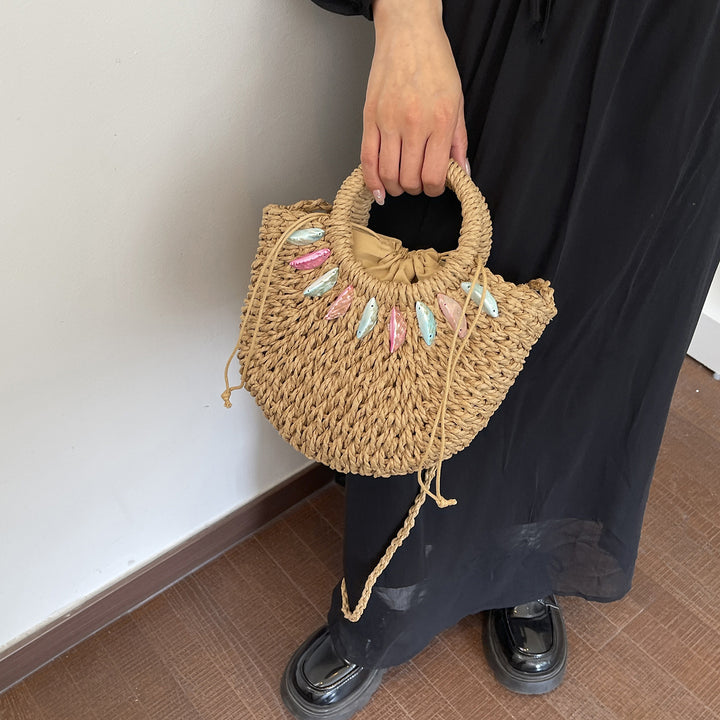 Fashionable straw bag with pearl embellishments Bowlift