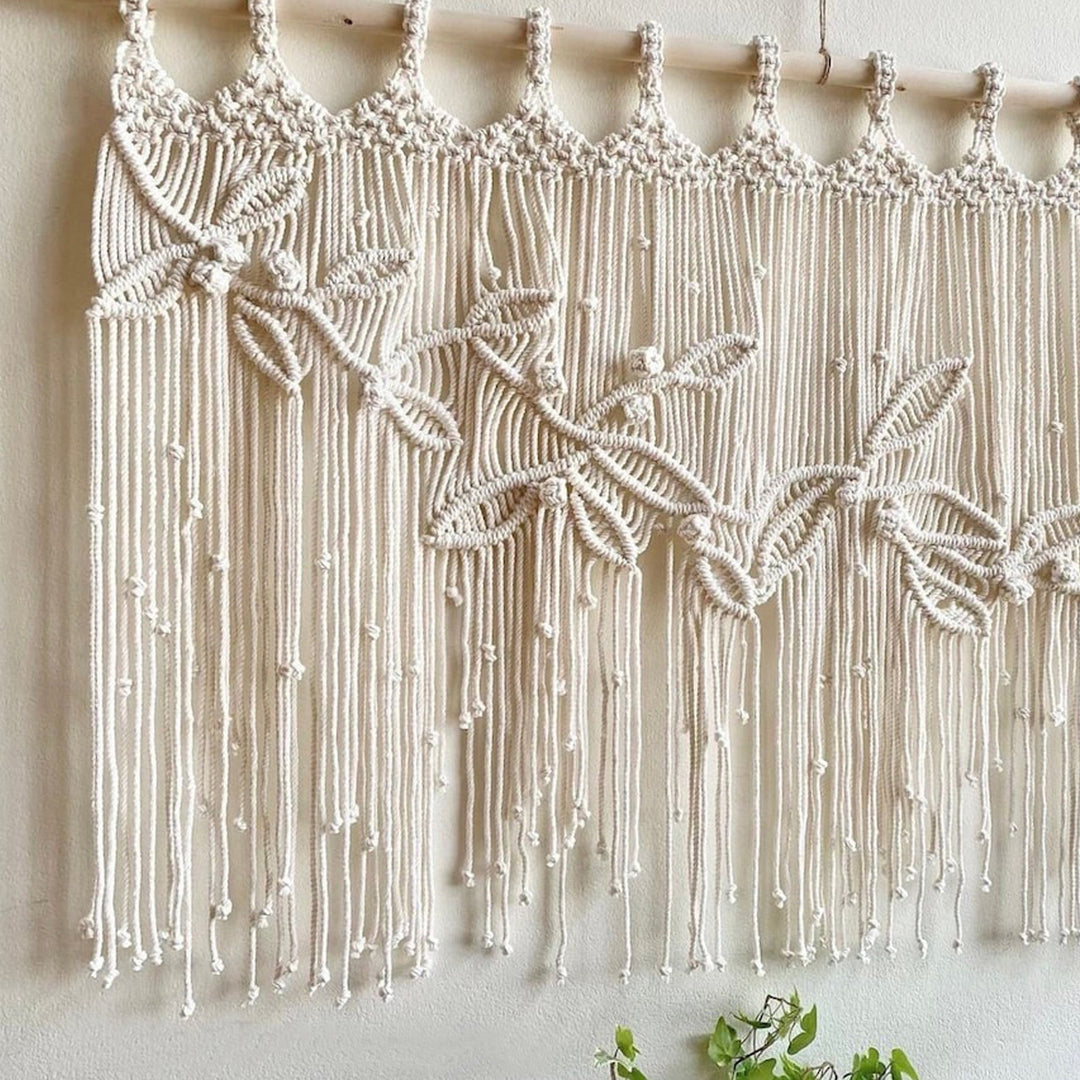 Macrame Leaf Wall Tapestry with Decorative Fringes Bowlift