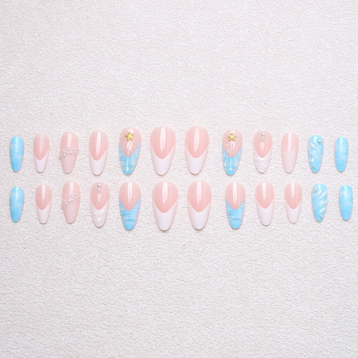 Creative artificial nails with maritime motifs Bowlift