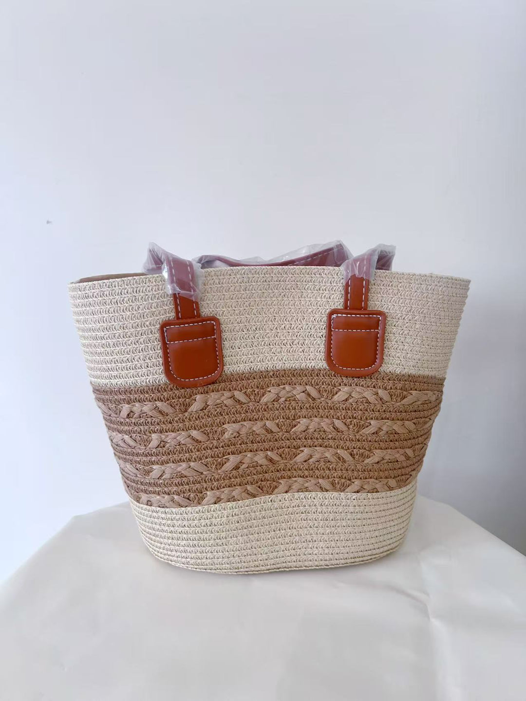 Trendy Woven Casual Bag Bowlift