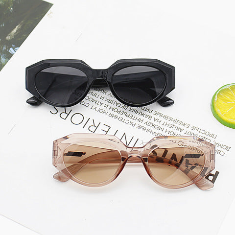 Ladies Fashion Vintage Sunglasses in Distinctive Design Bowlift