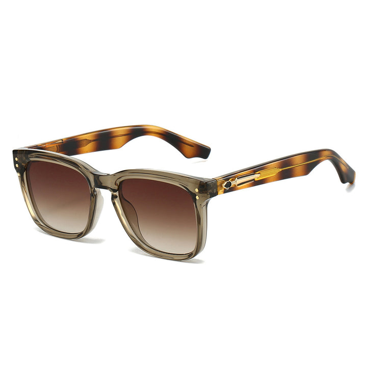 Ladies sunglasses in elegant rectangular design by Bowlift