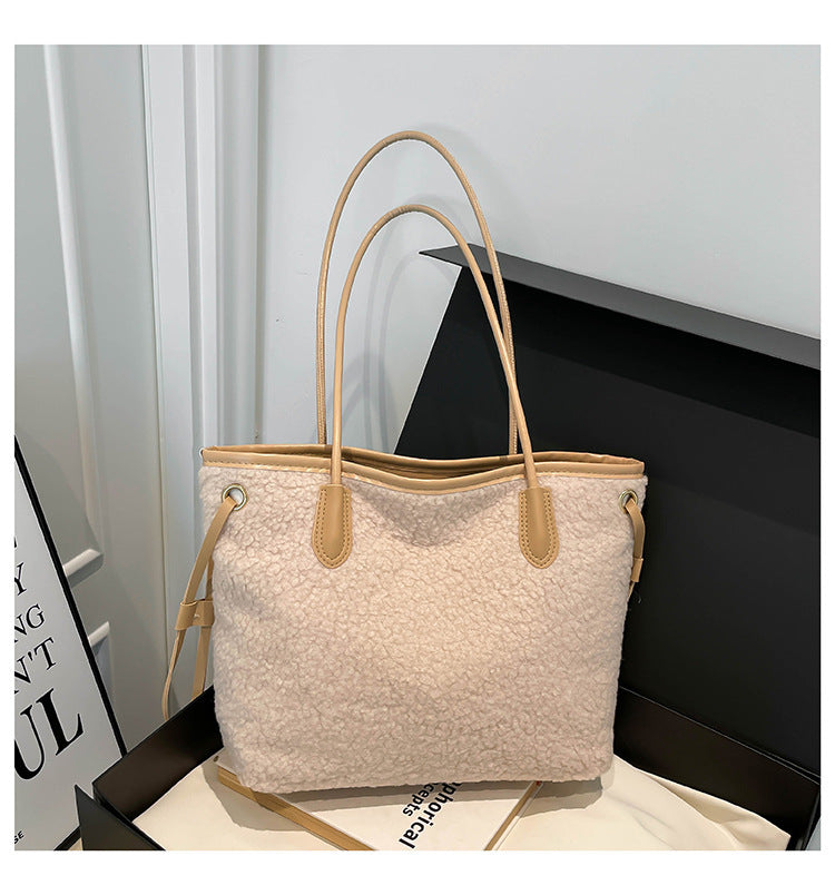 Oversized Faux Fur Tote Bag Bowlift