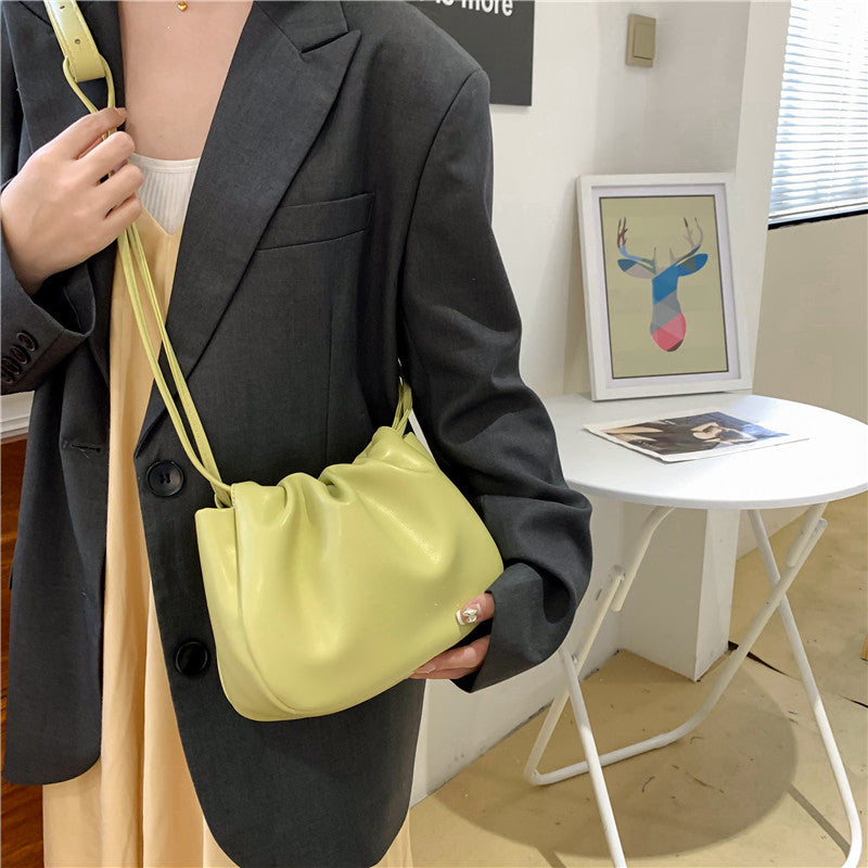 Chic Pleated Handheld Bag Bowlift