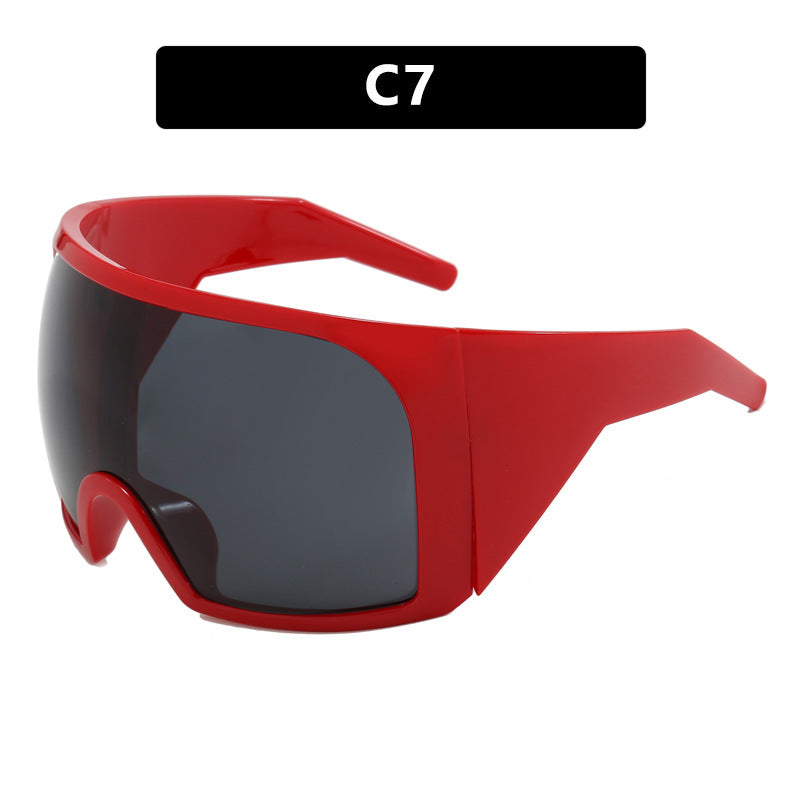 Ladies sporty sunglasses with aerodynamic design Bowlift