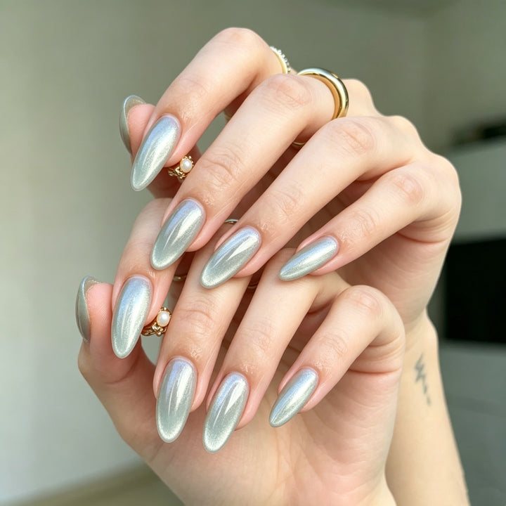Almond-Shaped Metallic Press-On Nail Set Bowlift