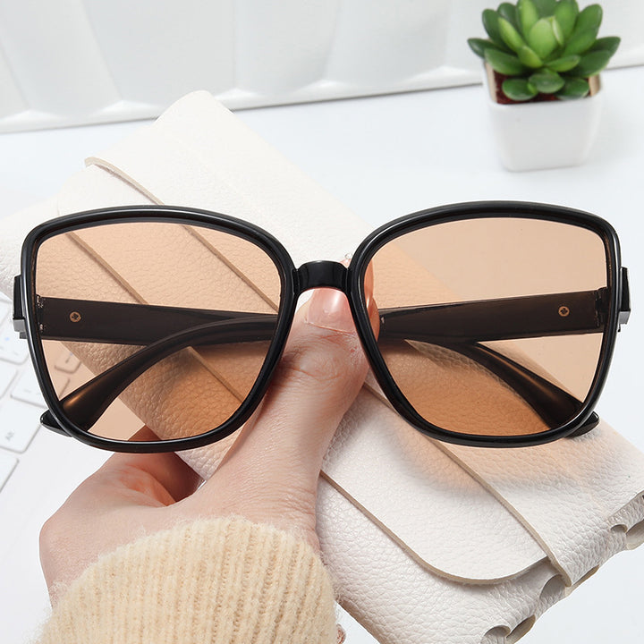 Women’s elegant oversized sunglasses in modern design Bowlift