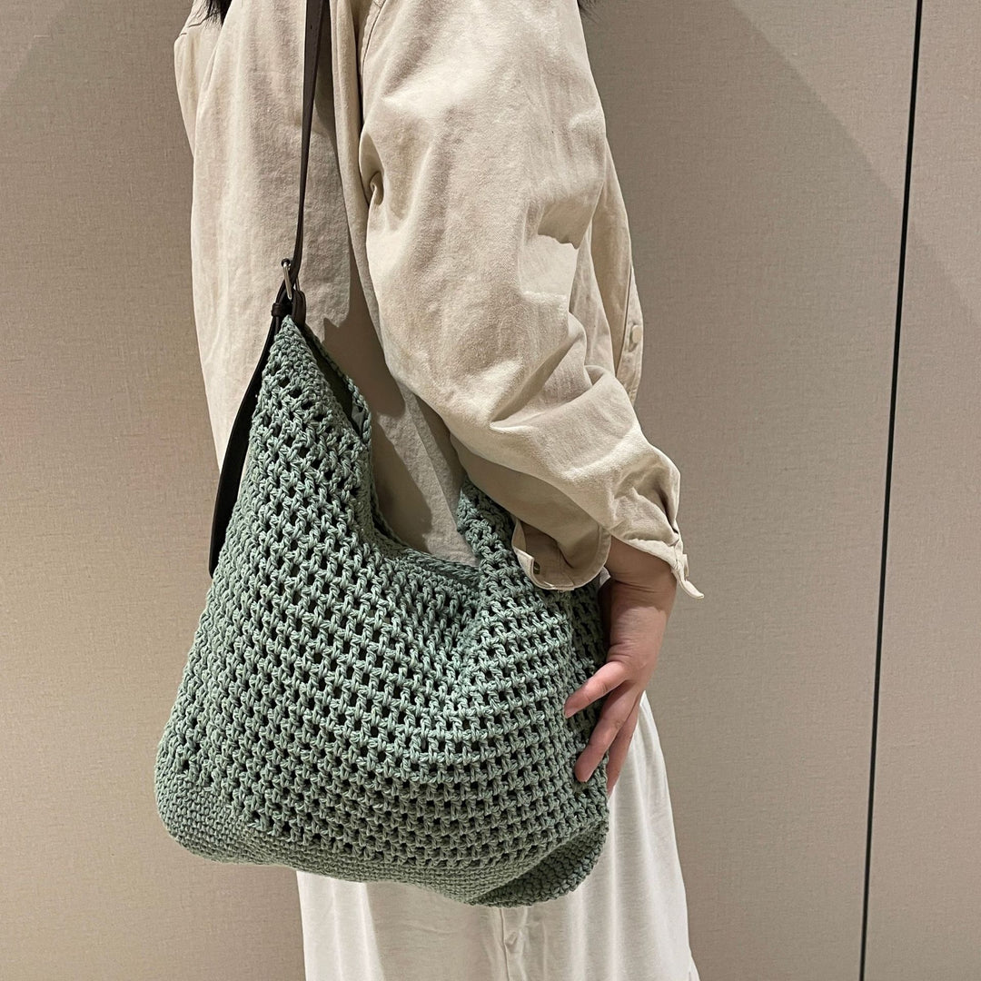 Hand-knotted strap bag Bowlift