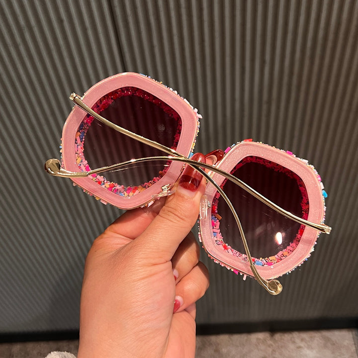 Women's fashion sunglasses with creative structures and colorful accents Bowlift