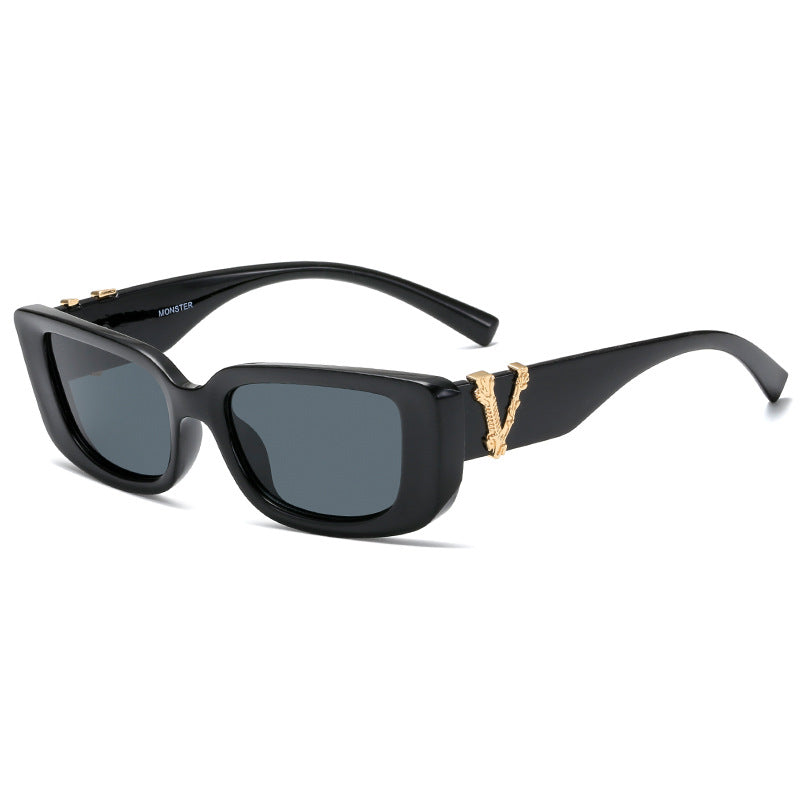 Women's fashionable sunglasses with luxurious tortoise design and gold accents Bowlift