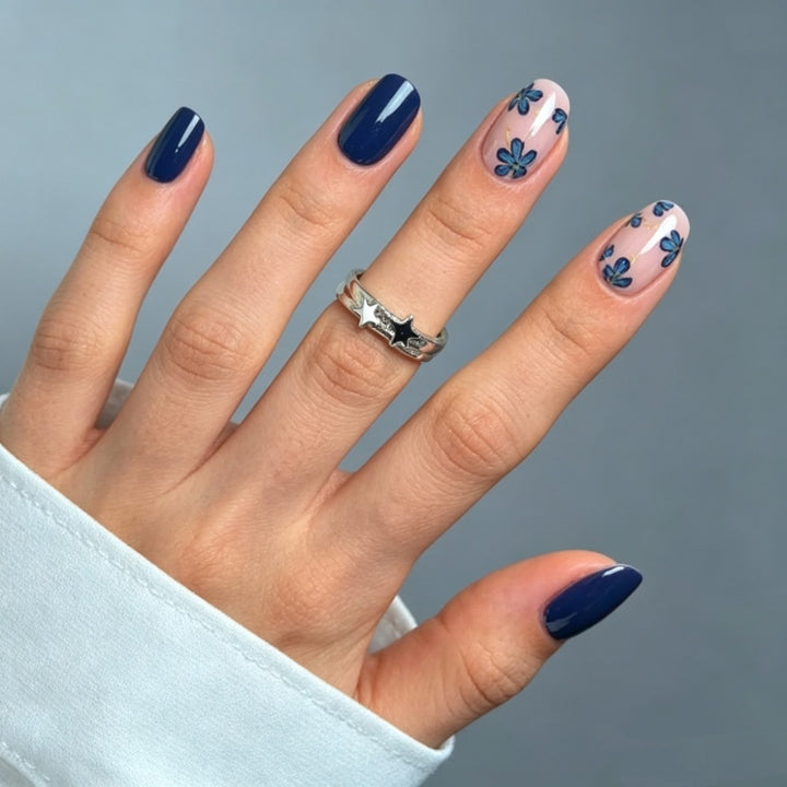 Artificial nails set with floral designs and shine finish Bowlift