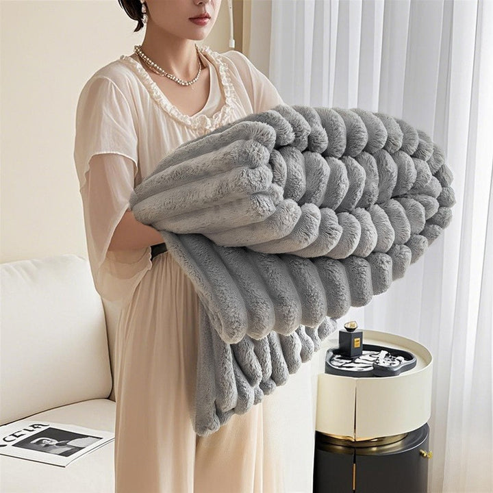 Women high-quality cuddle blanket with 3D structure Bowlift