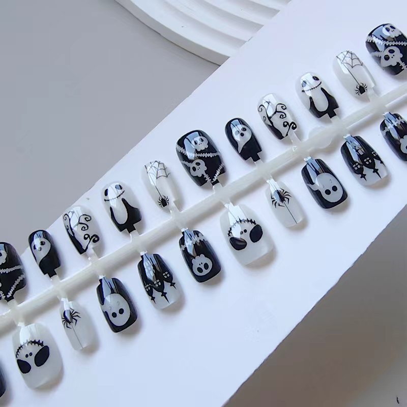 Artificial nails with Halloween motif Bowlift