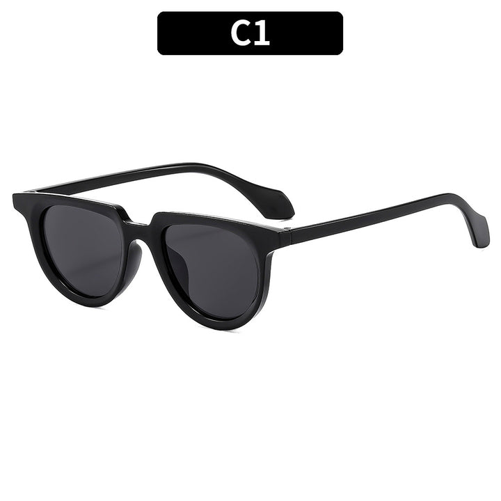 Chic Retro-Inspired Cat-Eye Sunglasses