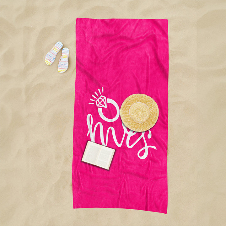 Beach towel with creative heart design Bowlift