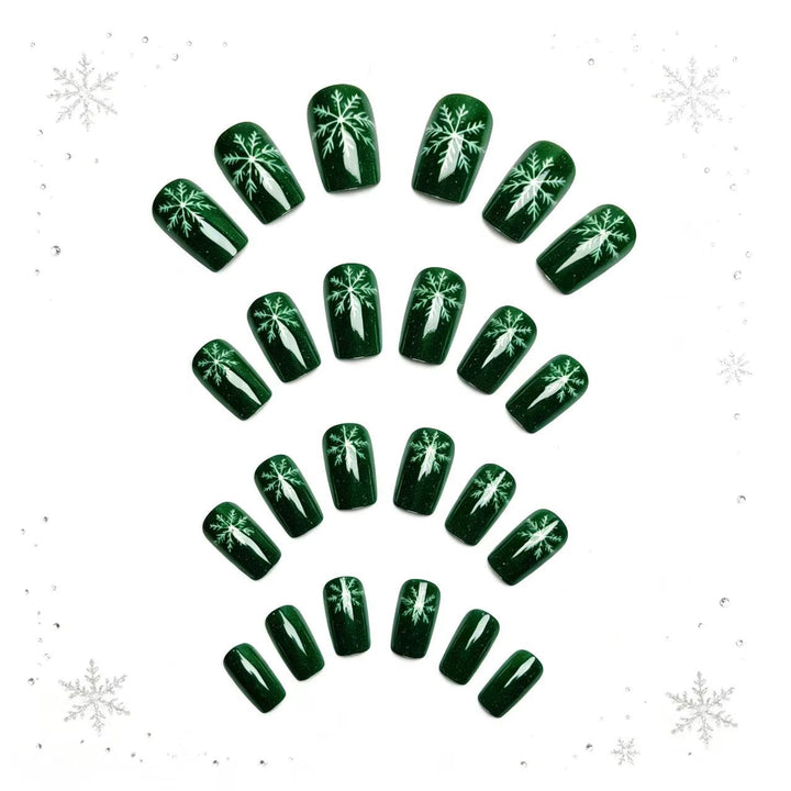 Winter-Themed Nail Art Bowlift