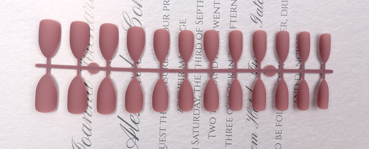 Stiletto Press-On Nail Set Bowlift