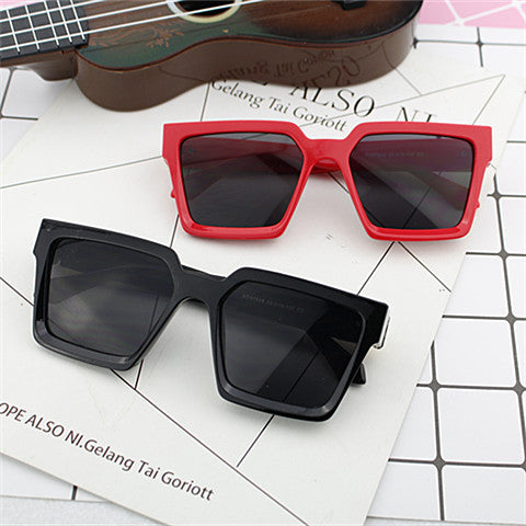 Women's oversized sunglasses in trendy corner design Bowlift