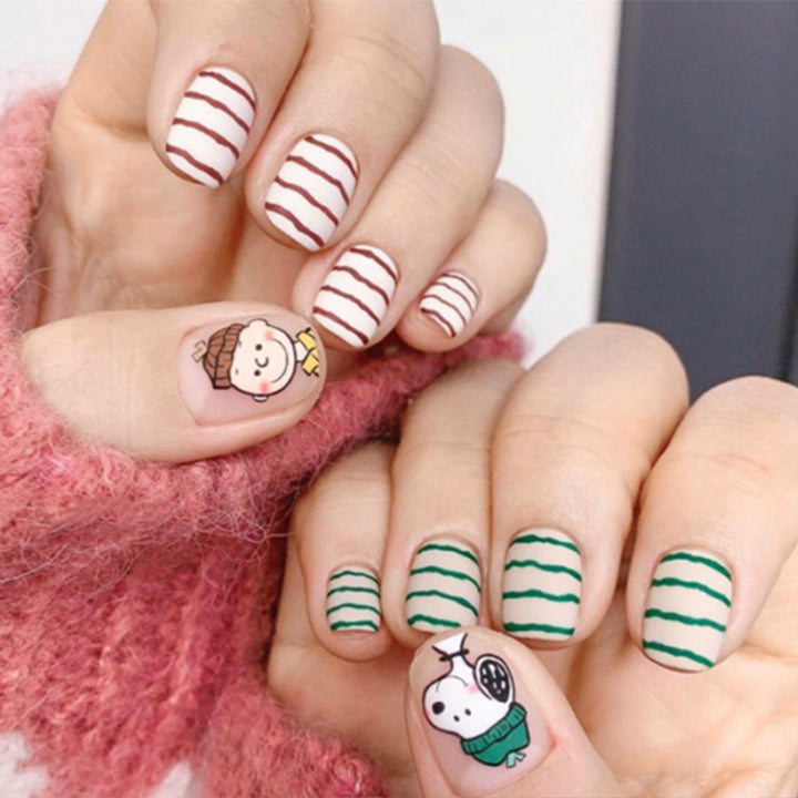 Artificial artificial nails with playful mascot design Bowlift