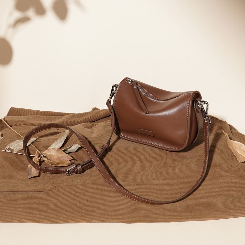 Smooth Leather Crossbody Purse Bowlift