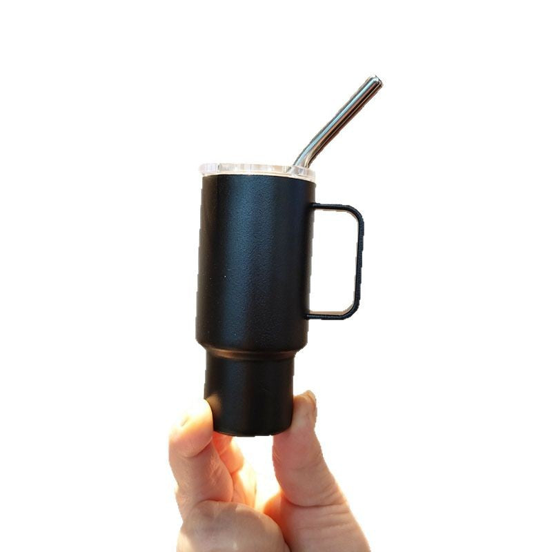 Women's practical drinking glass with metal straw Bowlift
