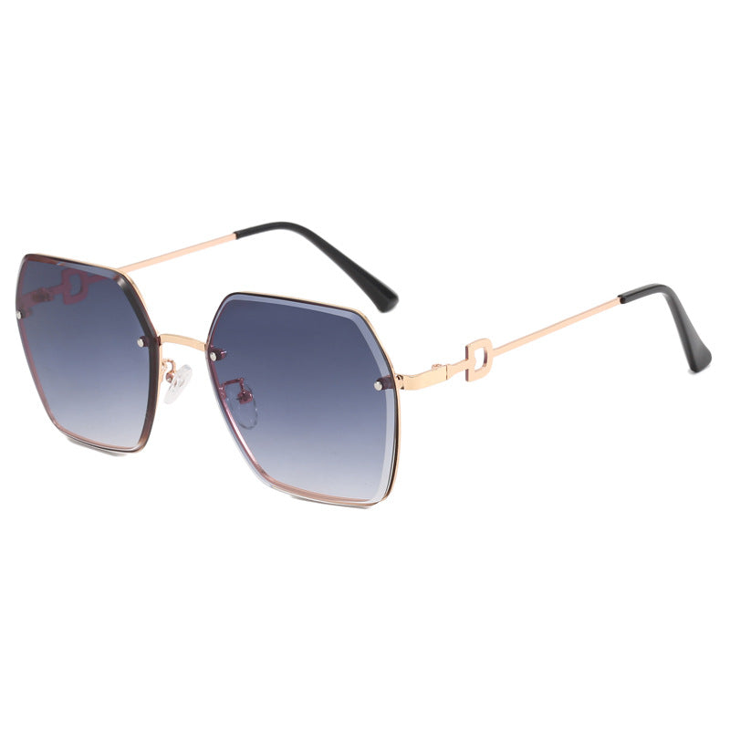 Women's extravagant and modern sunglasses in an unusual design Bowlift