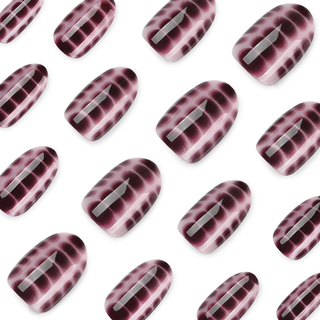 Artful nail art with snake motif Bowlift