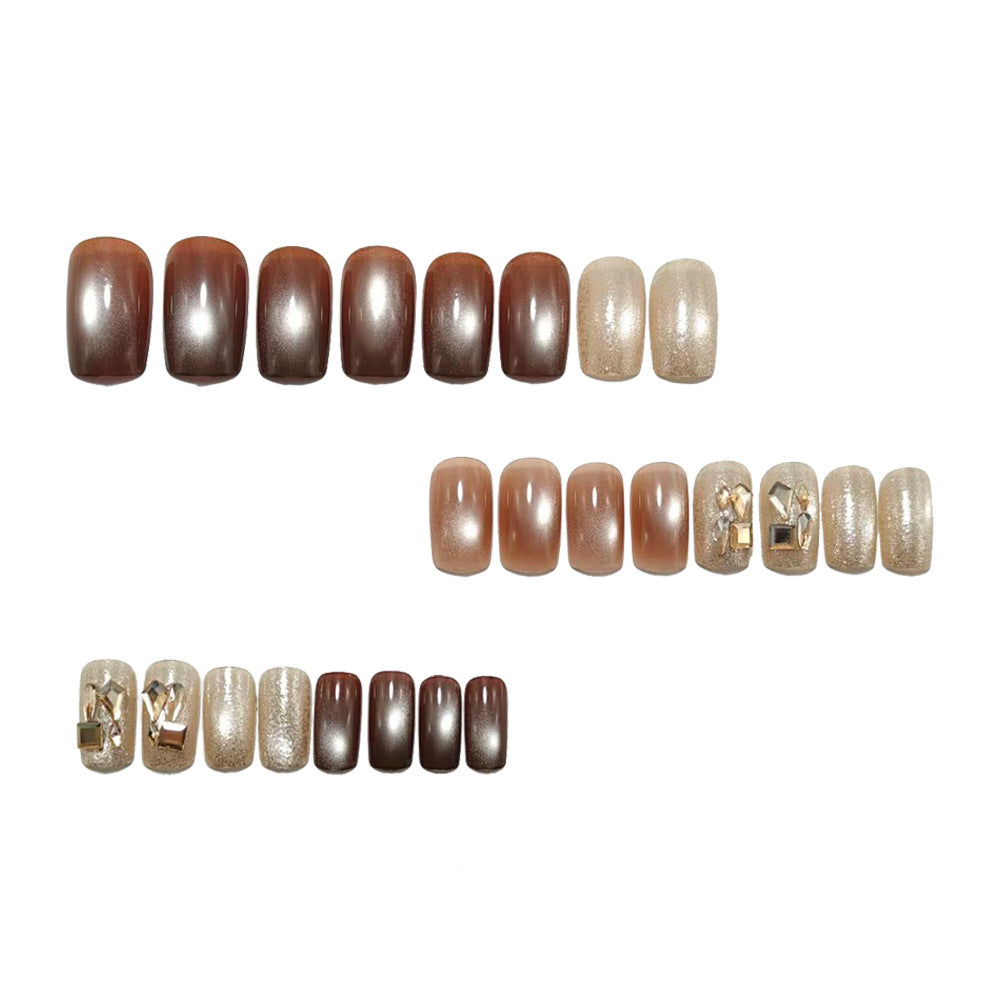 Artificial nails with luxurious glitter finish Bowlift