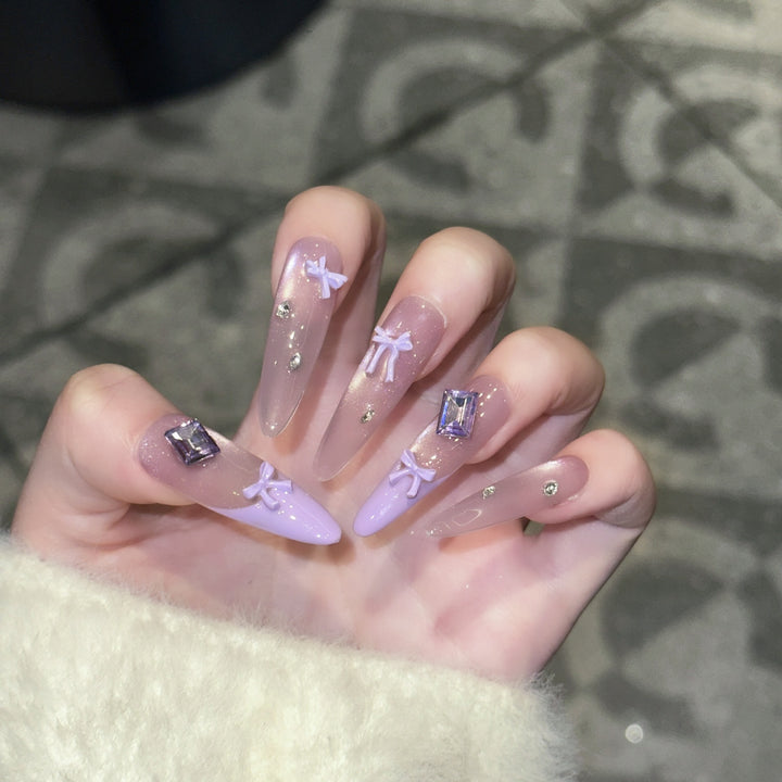 Elegant Handcrafted Press-On Nail Art Set Bowlift