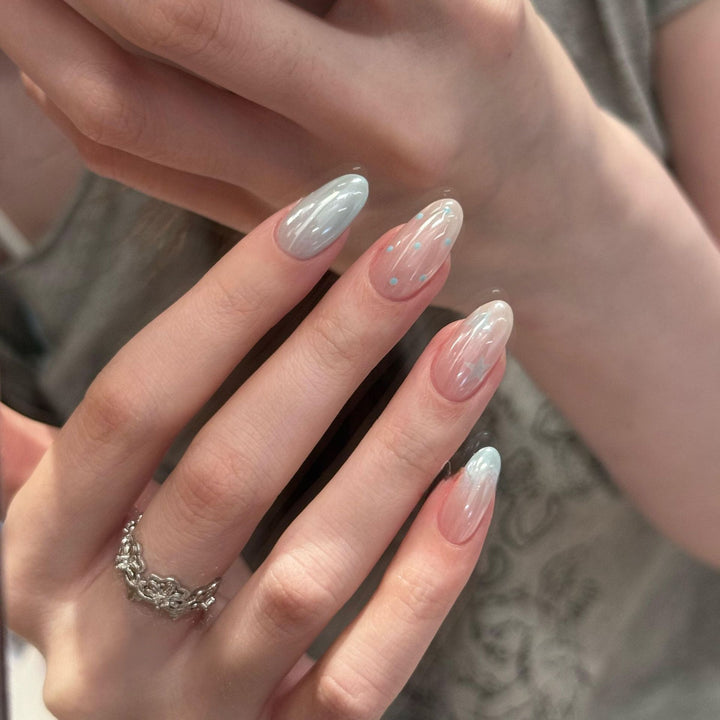 Elegant artificial nails with exceptional gradient color Bowlift