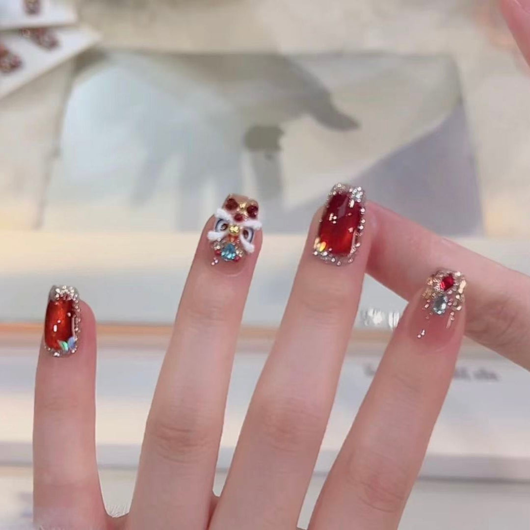 Artificial Nails In Elegant Glitter Finish Bowlift