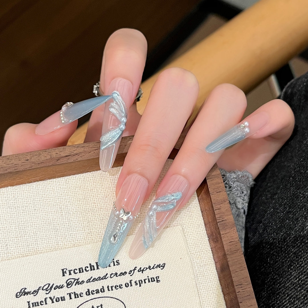 Stylish Stiletto Press-On Nail Extensions Bowlift