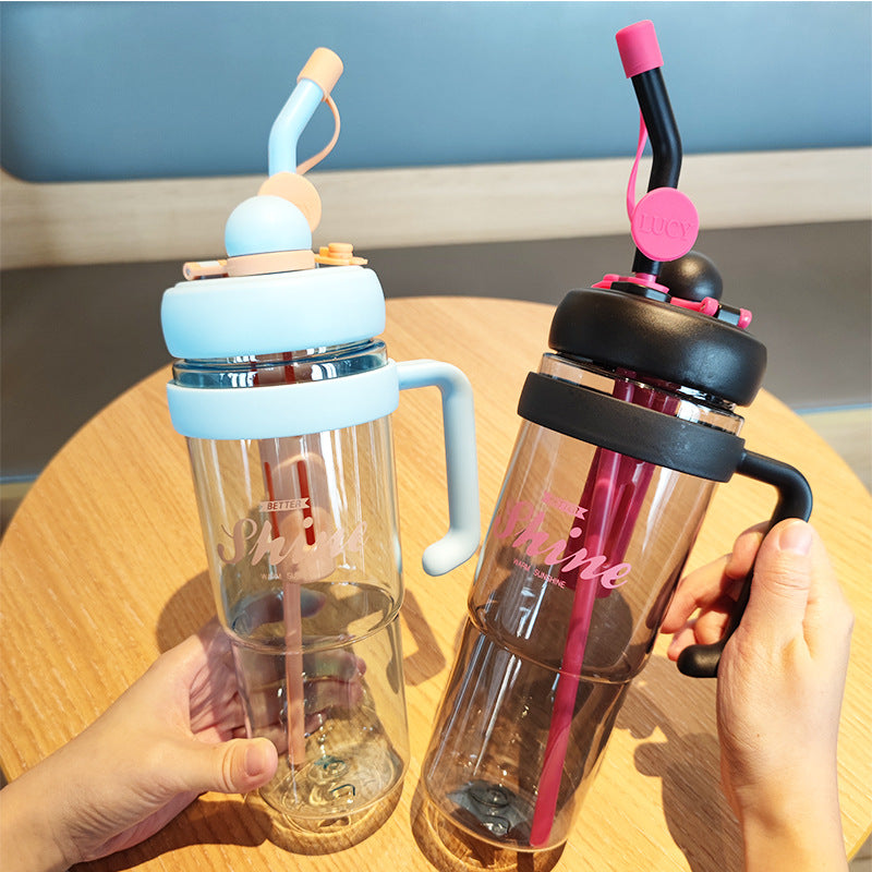 Women's practical drinking bottle with integrated straw Bowlift
