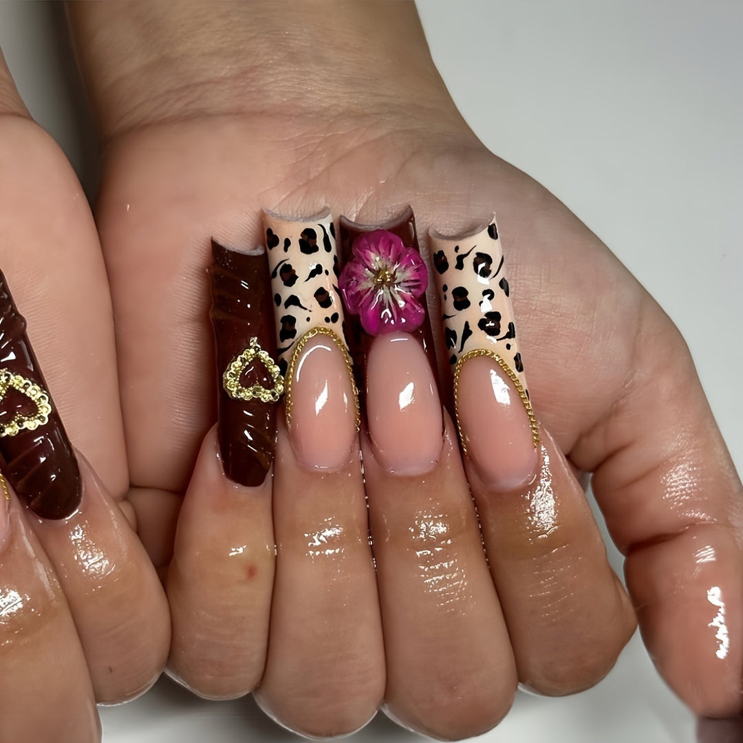 Decorative Artistic Press-On Nails Bowlift
