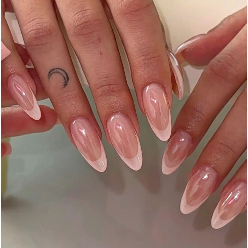 High-quality artificial nails with elegant French tip design Bowlift