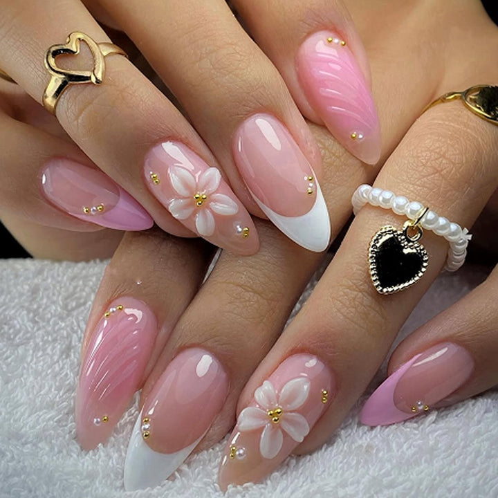Glamorous stiletto nails with elegant star design Bowlift