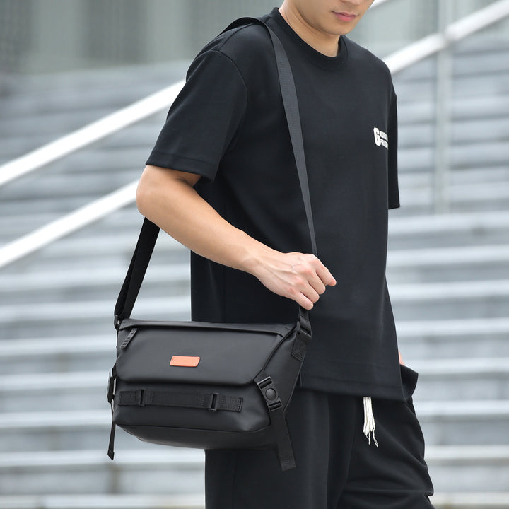 Stylish shoulder bag with versatile compartment options Bowlift