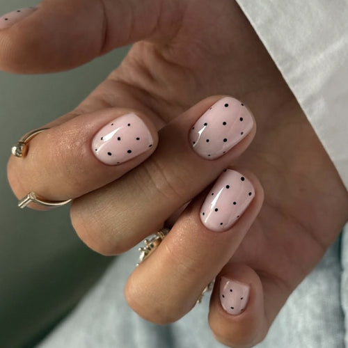 Artful Nail Art with Modern Dot Patterns Bowlift
