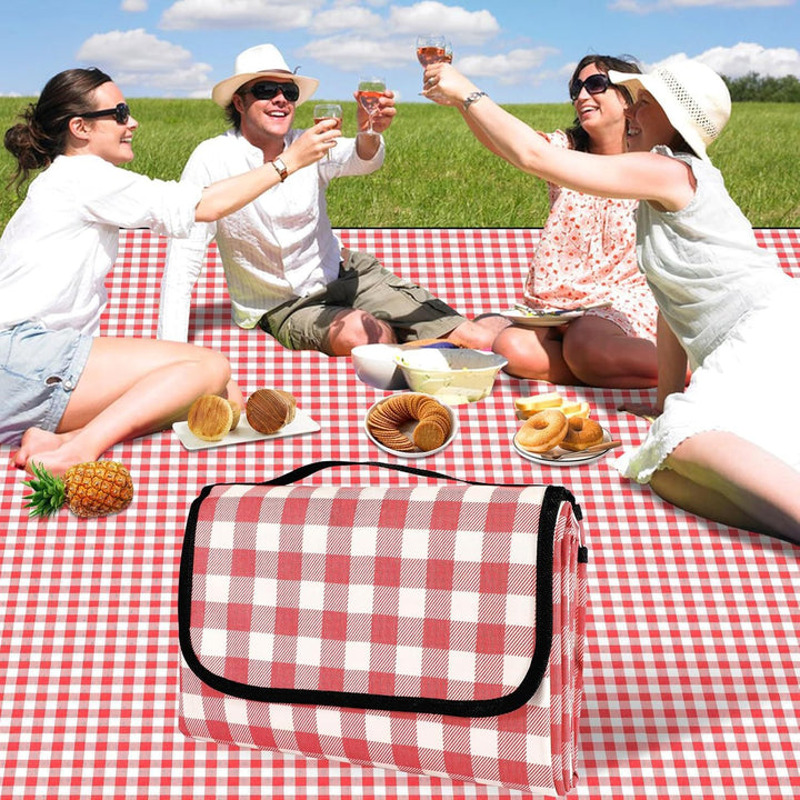 Women Folding Picnic Blanket with Carrying Bag Bowlift