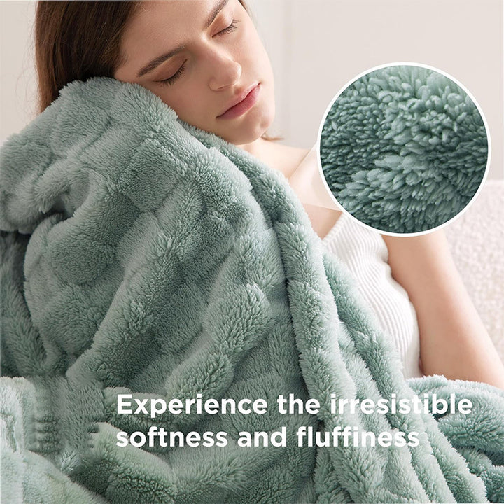 Lush Cozy Blanket Bowlift